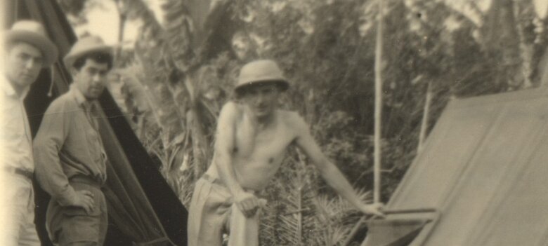 ${folderTitle} 23: Gabon 1952; avec le casque colonial M Escoubas sondeur - au centre André Cortiez - à gauche M Douglas sondeur ${