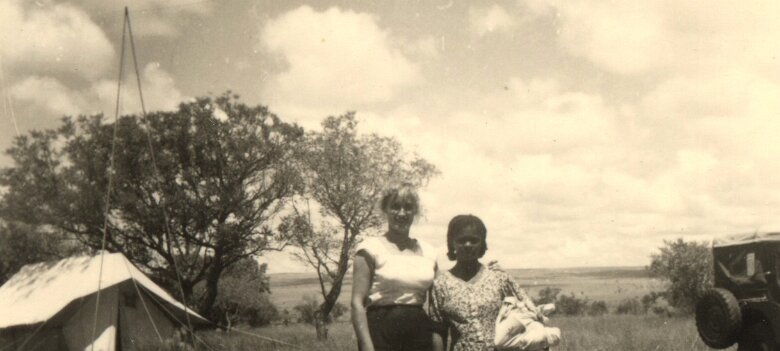 ${folderTitle} Madagascar vers 1952; Au camp ${