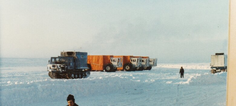 Mission Prudhoe Bay AK 404 05 13 G. Cuilleron; Sur la glace en janvier 1982 ${