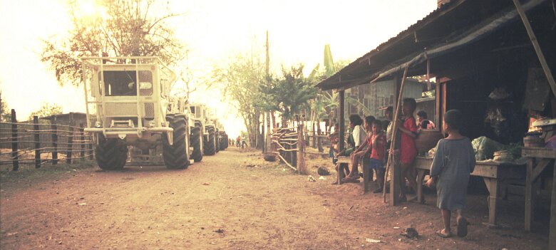 1989: Thaïlande par Gérard Gadaud 1989, 1ère mission vibro CGG en Thaïlande; ${