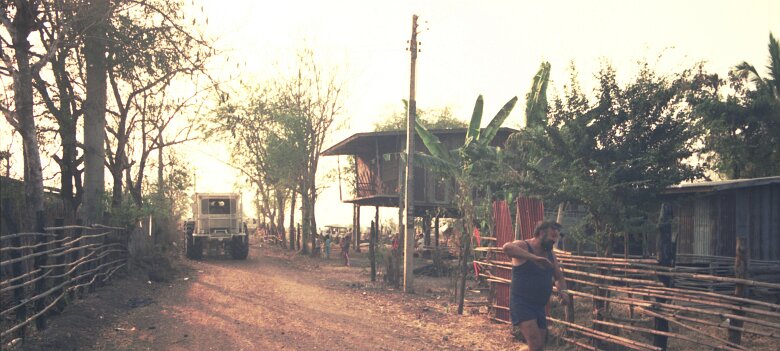 1989: Thaïlande par Gérard Gadaud 1989, 1ère mission vibro CGG en Thaïlande; Francis Meyer fuit la postérité ${