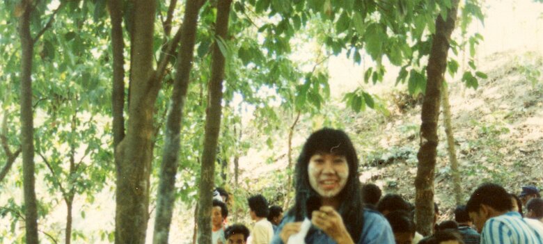 1989: Thaïlande par Gérard Gadaud 1989, 1ère mission vibro CGG en Thaïlande; Songkram; La secrétaire du