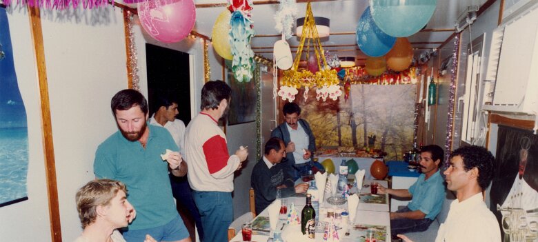 1989: Oman par Jacques Bernaux, Gérard Gadaud Oman, Noël 1989 (photo ?) Chatut, Marsan, Gadaud, Sadirac, Lazareff, Ouhani, Berahal ${