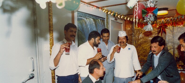1989: Oman par Jacques Bernaux, Gérard Gadaud Oman, Noël 1989 (photo ?) ${