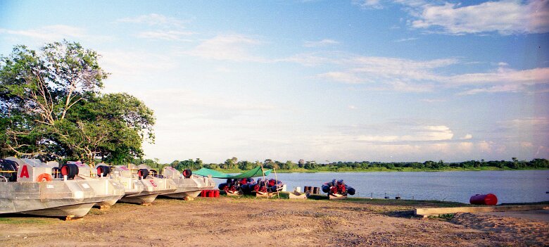 245_VENEZUELA_CGG_1994_002 Shallow Water 424 15 62, dans le delta du Rio Macareo (bassin de l'Orénoque) au Vénézuela en 1994. ${