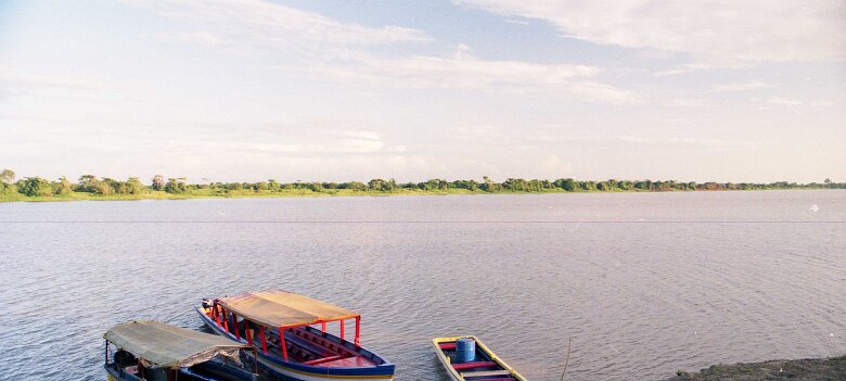 245_VENEZUELA_CGG_1994_004 Shallow Water 424 15 62, dans le delta du Rio Macareo (bassin de l'Orénoque) au Vénézuela en 1994. ${