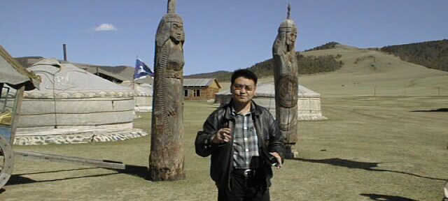 1998-1999: Mongolie par Alain Jamet et Christian Madillac Juin 1998, Mongolie région Zunbayan; Village de yourtes ${