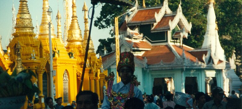 Gazoduc Myanmar Total - 1 - yangon Pagode Shwedagon - ${label} ${