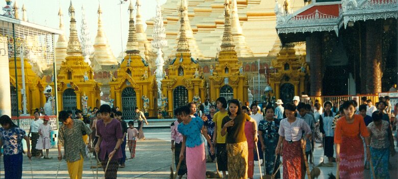 Gazoduc Myanmar Total - 1 - yangon Pagode Shwedagon - ${label} ${