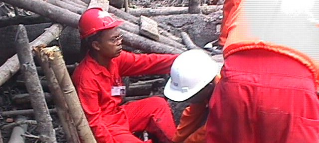 Photos Indonesie - Irian Jaya/Medevacs/050202 - ${label} ${