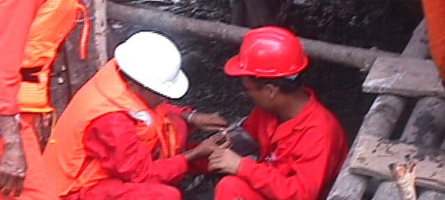 Photos Indonesie - Irian Jaya/Medevacs/050202 - ${label} ${